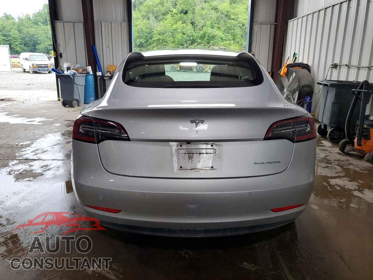 TESLA MODEL 3 2018 - 5YJ3E1EB4JF091114