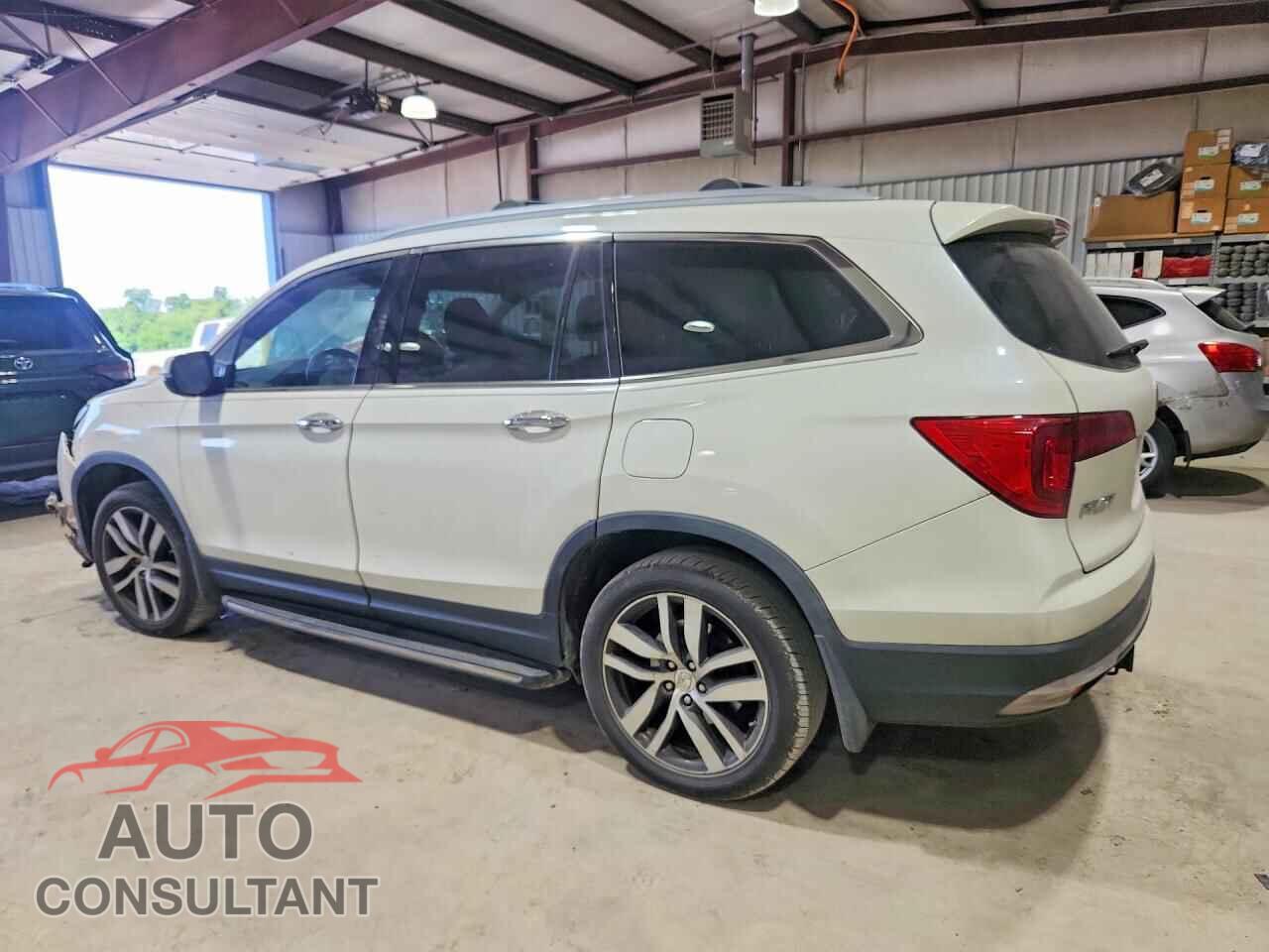 HONDA PILOT 2017 - 5FNYF6H03HB098043