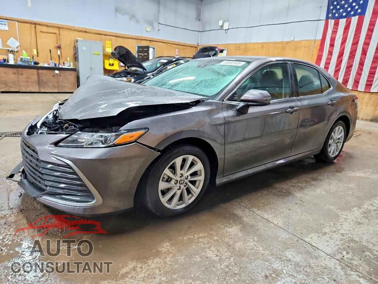 TOYOTA CAMRY 2022 - 4T1C11AK8NU682881