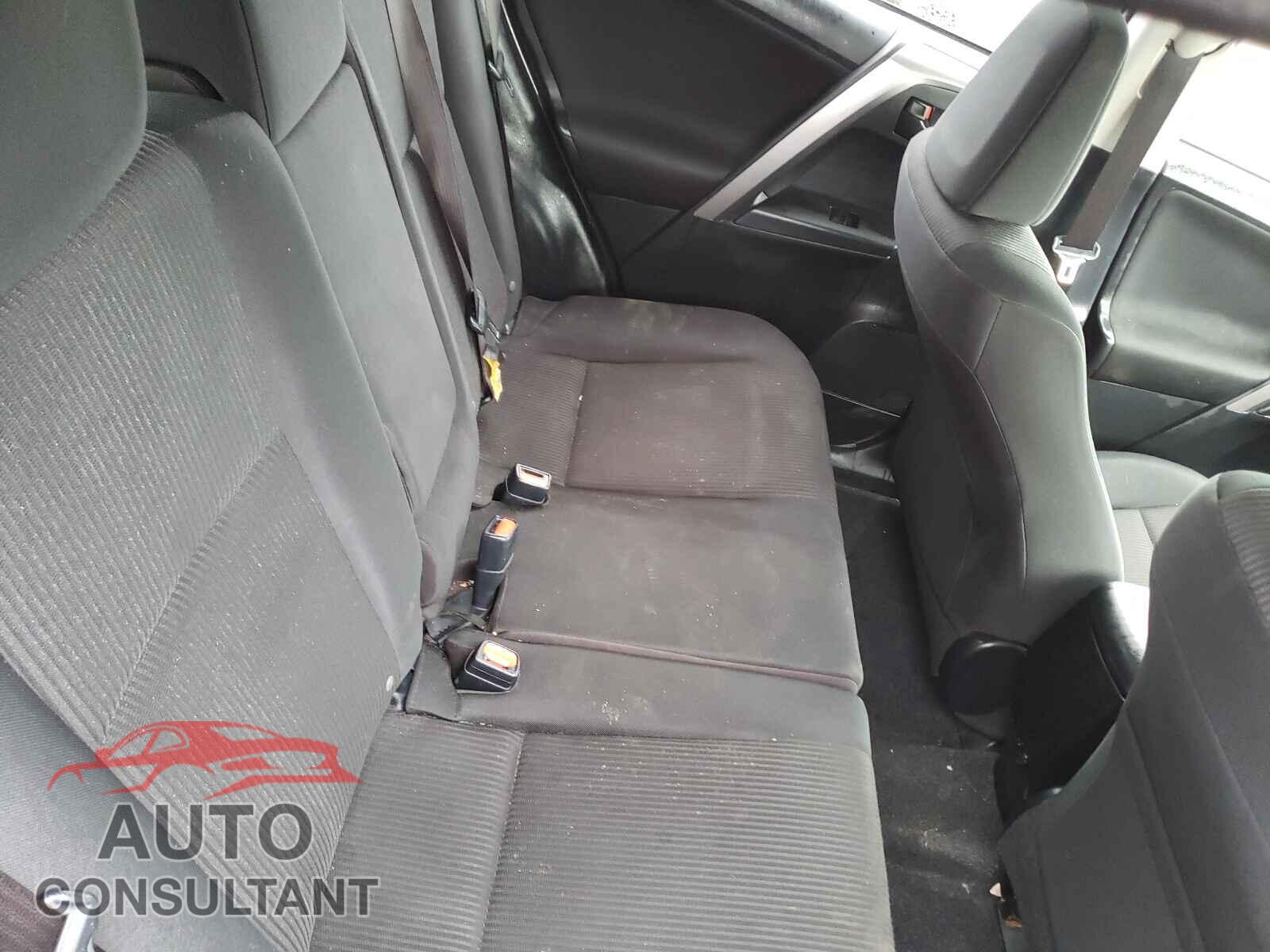 TOYOTA RAV4 2017 - JTMBFREV7HJ128564