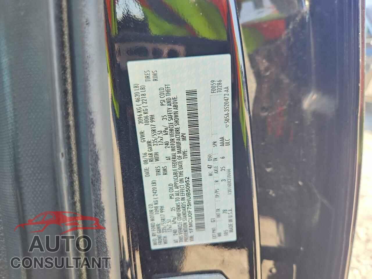 FORD ESCAPE 2017 - 1FMCU0F75HUB50952