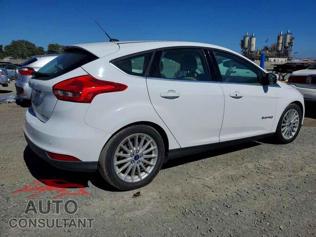 FORD FOCUS 2017 - 1FADP3R49HL224520
