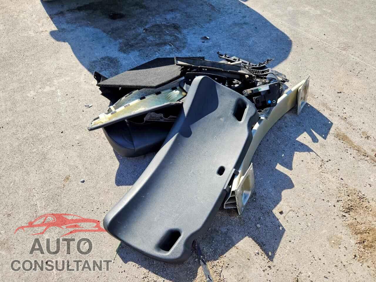 TESLA MODEL 3 2018 - 5YJ3E1EA0JF005689