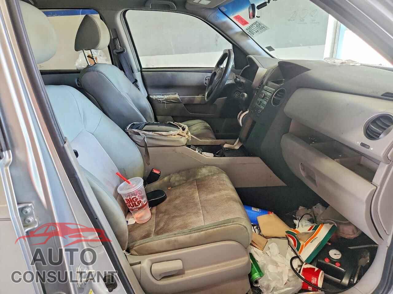 HONDA PILOT 2011 - 5FNYF3H41BB010342