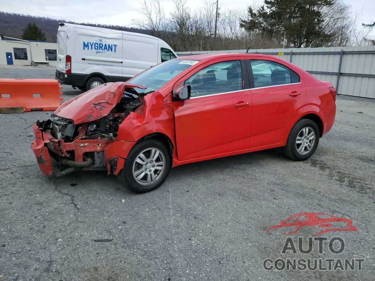 CHEVROLET SONIC 2014 - 1G1JC5SB7E4228903