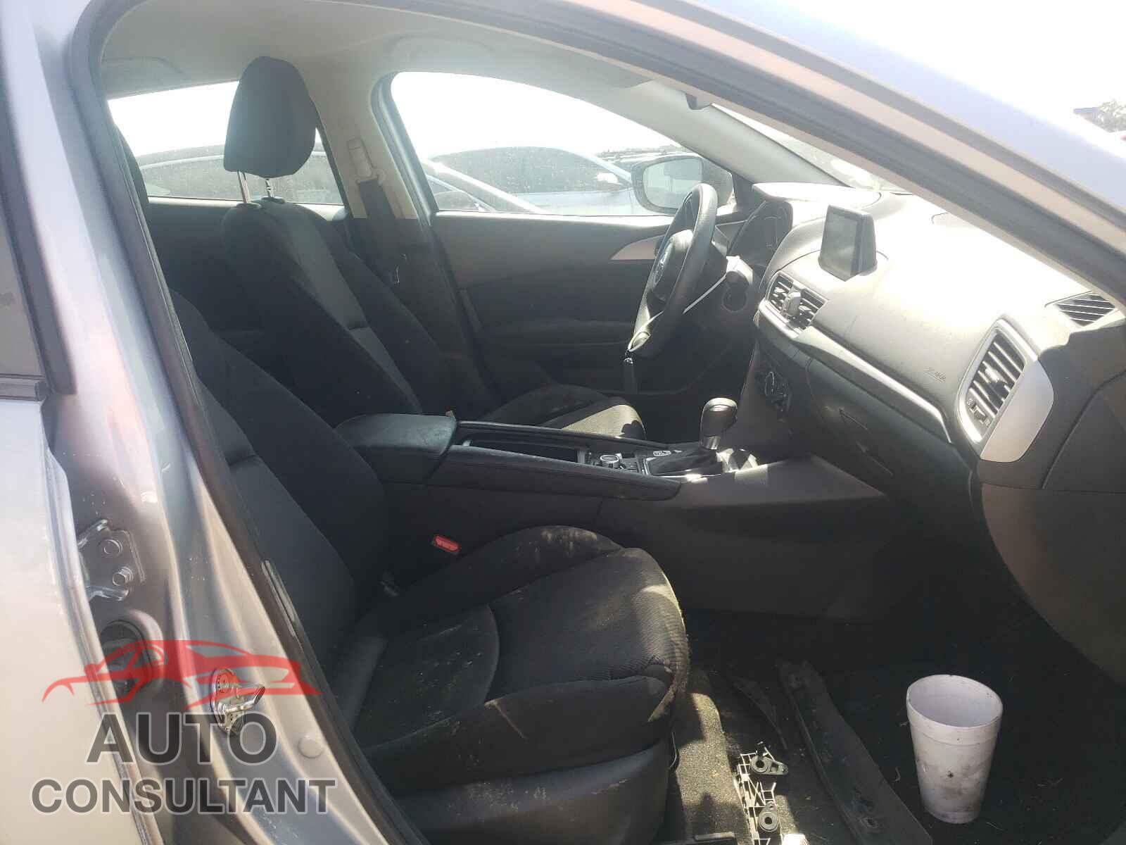 MAZDA 3 2017 - 3MZBN1U71HM136781
