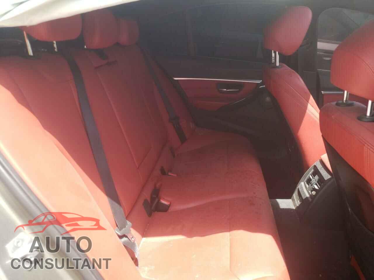 BMW 3 SERIES 2016 - WBA8B3G51GNT62817