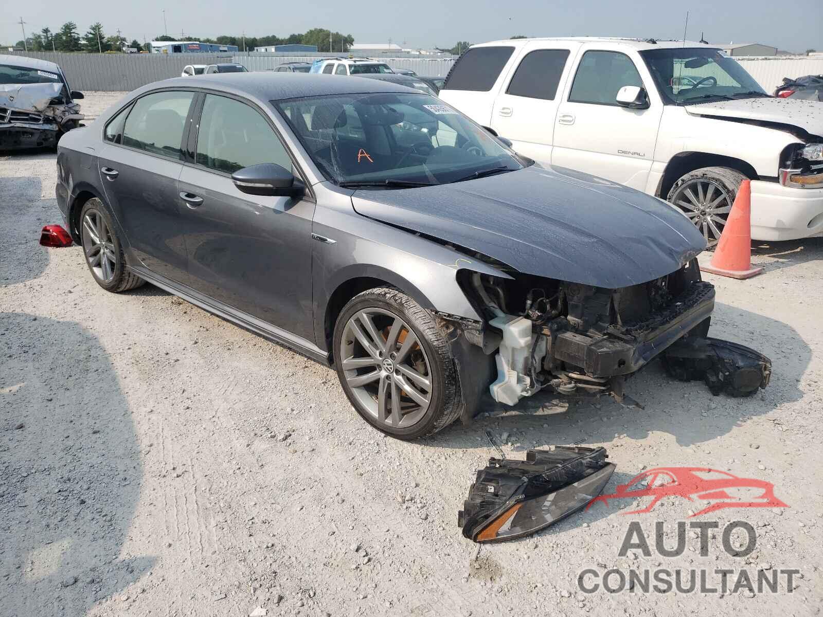 VOLKSWAGEN PASSAT 2018 - 1VWAA7A36JC018292
