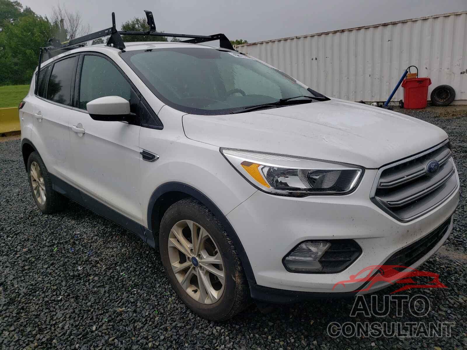 FORD ESCAPE 2017 - 1FMCU0GD7HUC99545