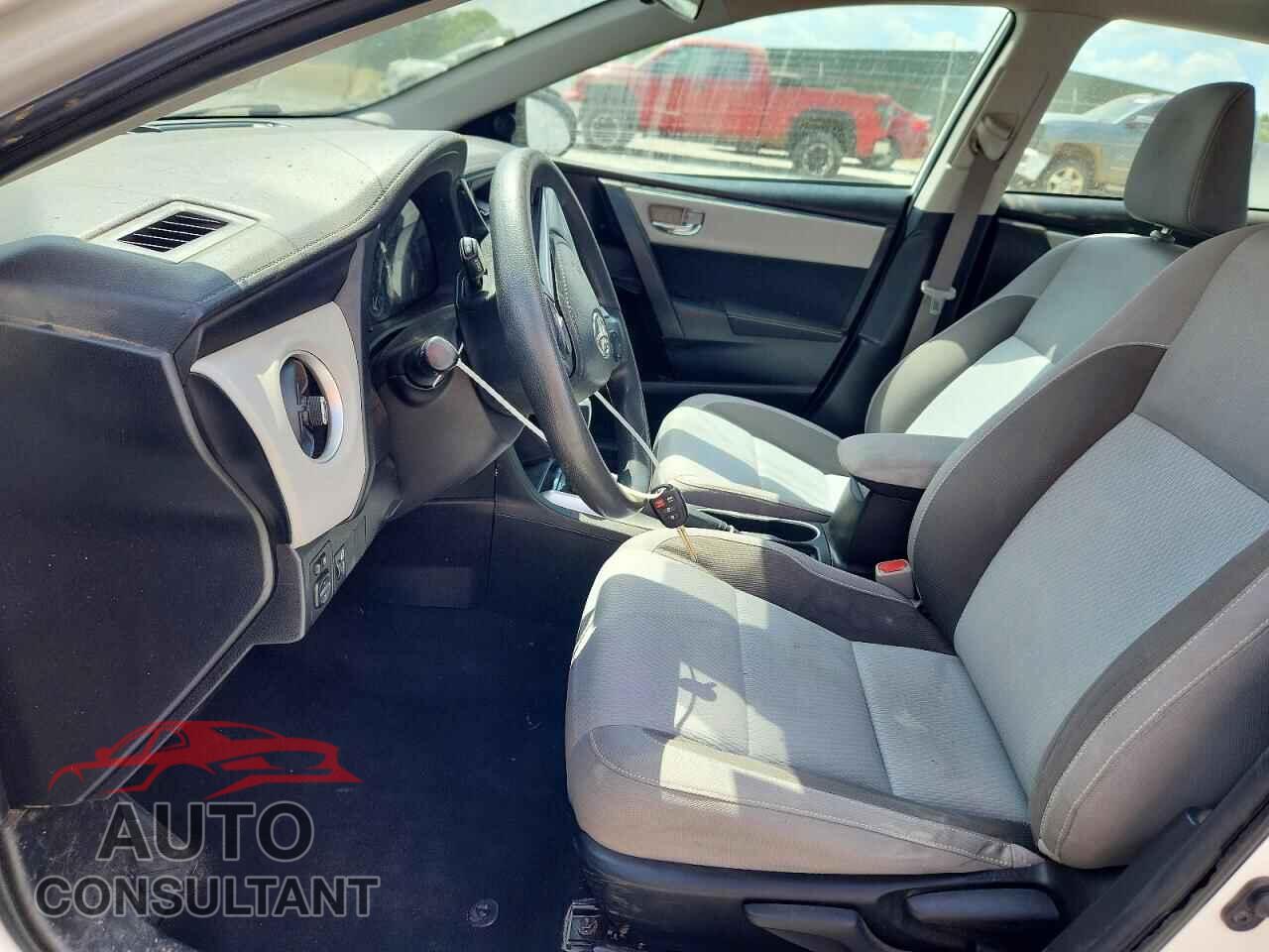 TOYOTA COROLLA 2018 - 5YFBURHE7JP808743