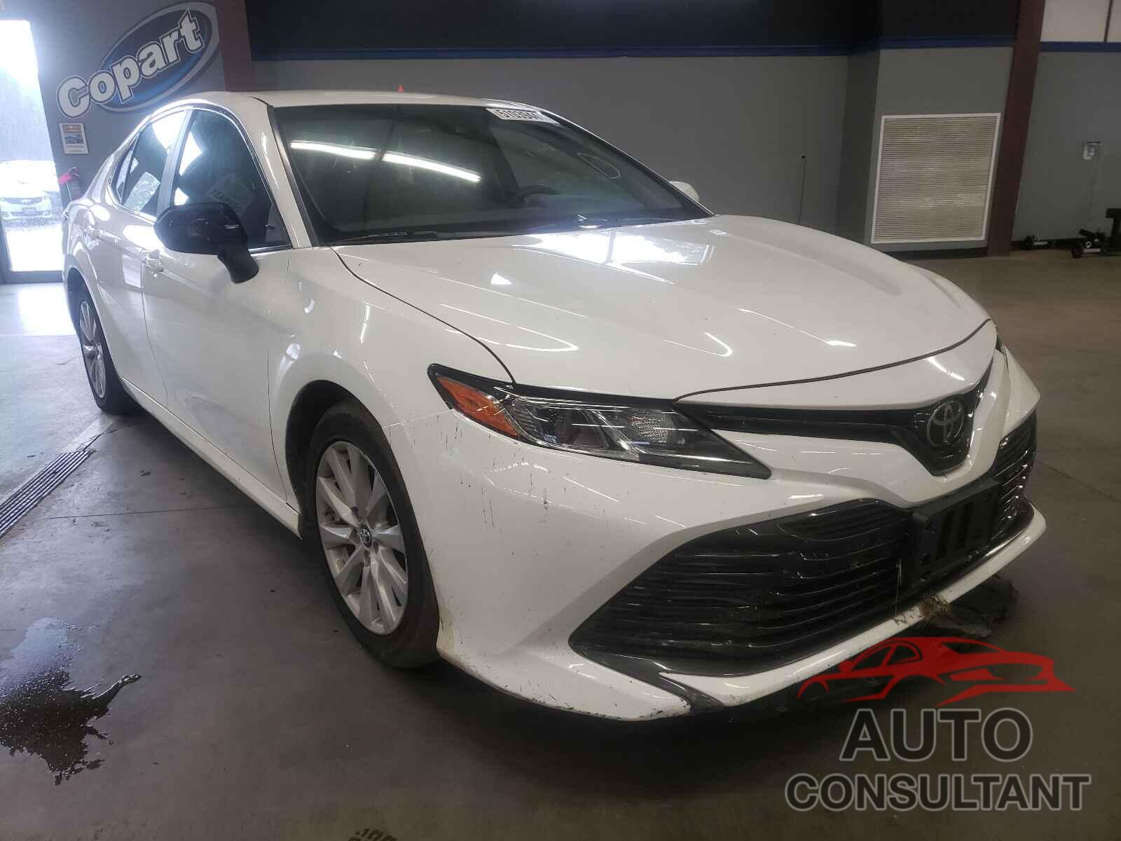 TOYOTA CAMRY 2018 - 4T1B11HK2JU545270