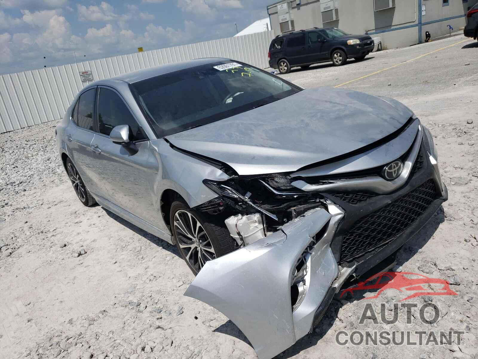 TOYOTA CAMRY 2018 - JTNB11HK1J3042416