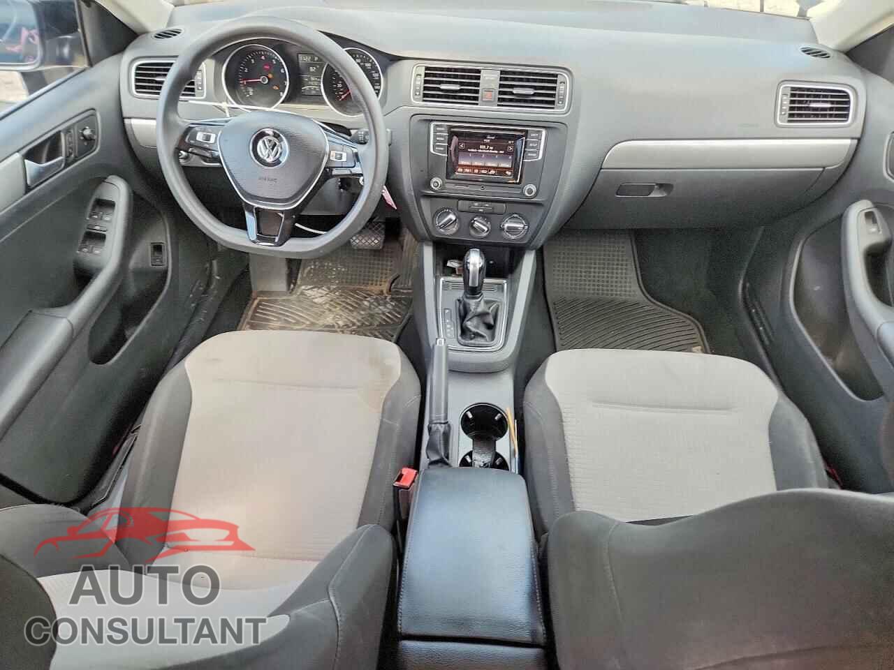VOLKSWAGEN JETTA 2017 - 3VW2B7AJ9HM282485