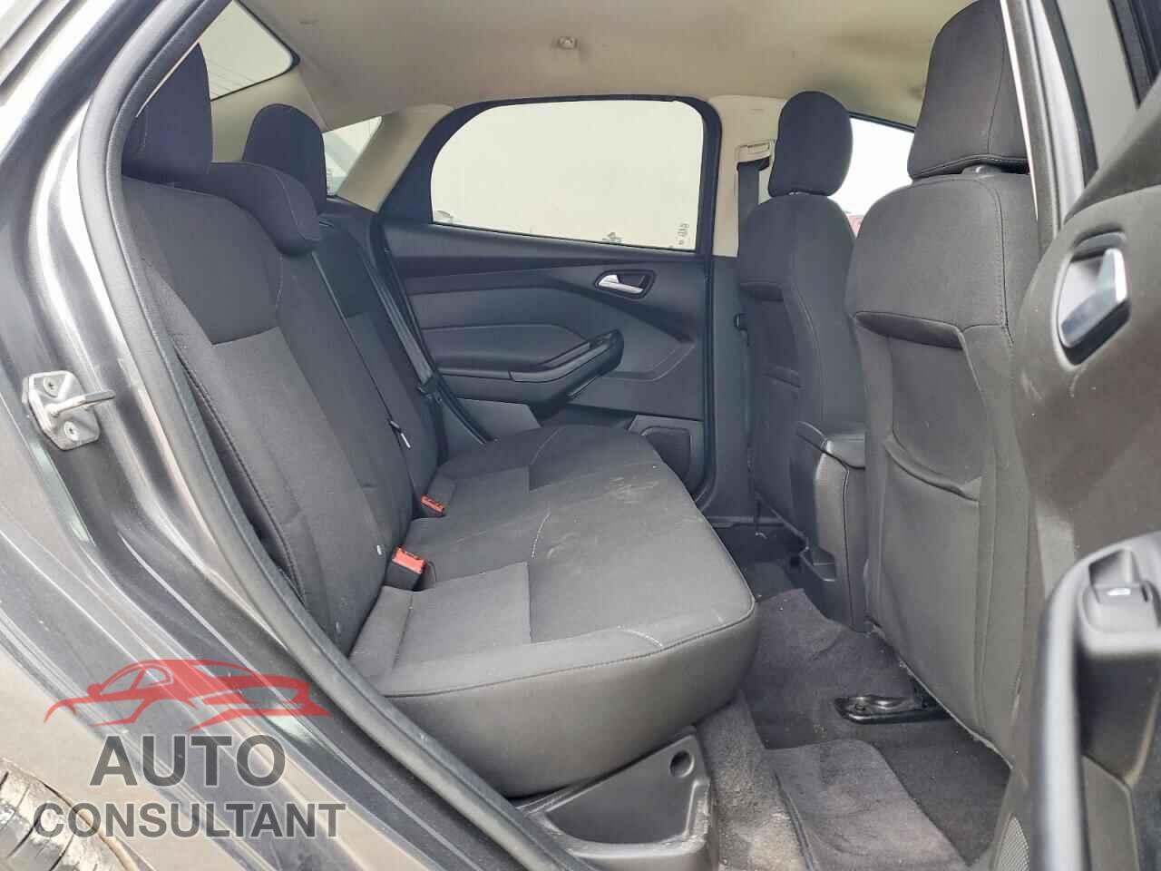 FORD FOCUS 2017 - 1FADP3F28HL297414