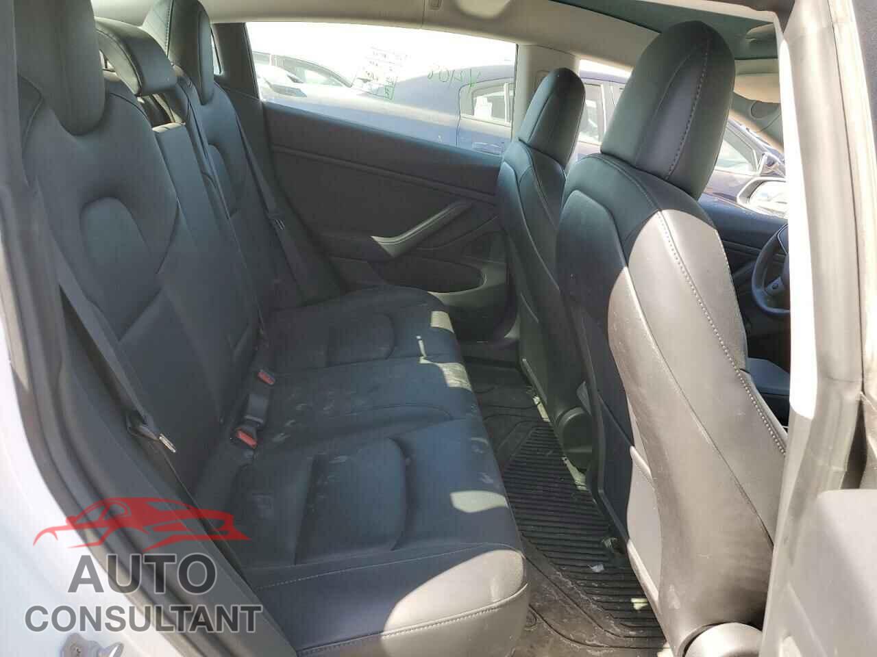 TESLA MODEL 3 2019 - 5YJ3E1EB7KF453308