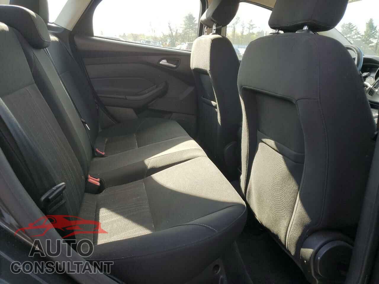 FORD FOCUS 2017 - 1FADP3F2XHL228322