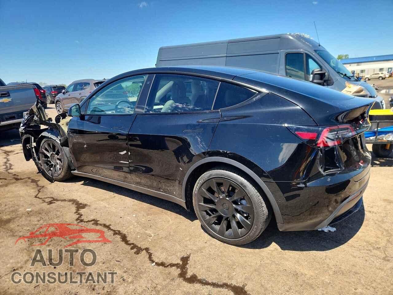 TESLA MODEL Y 2021 - 5YJYGDEE6MF144136