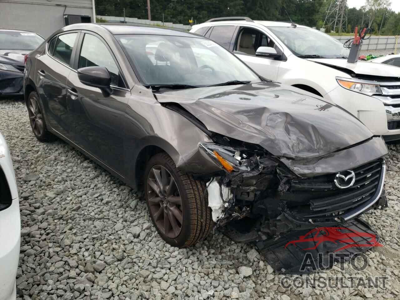 MAZDA 3 2018 - 3MZBN1V33JM164647