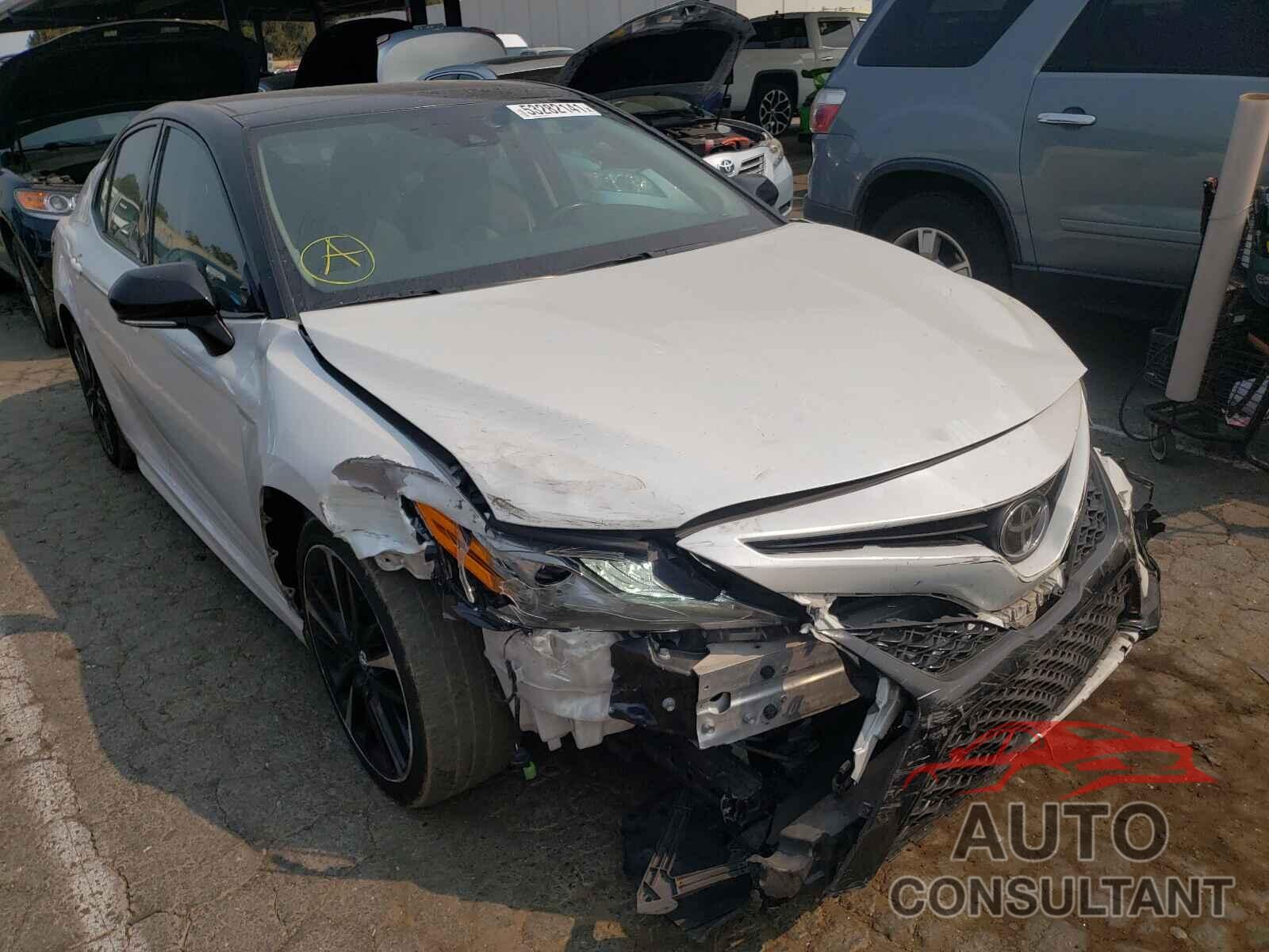 TOYOTA CAMRY 2018 - 4T1B61HK2JU138616
