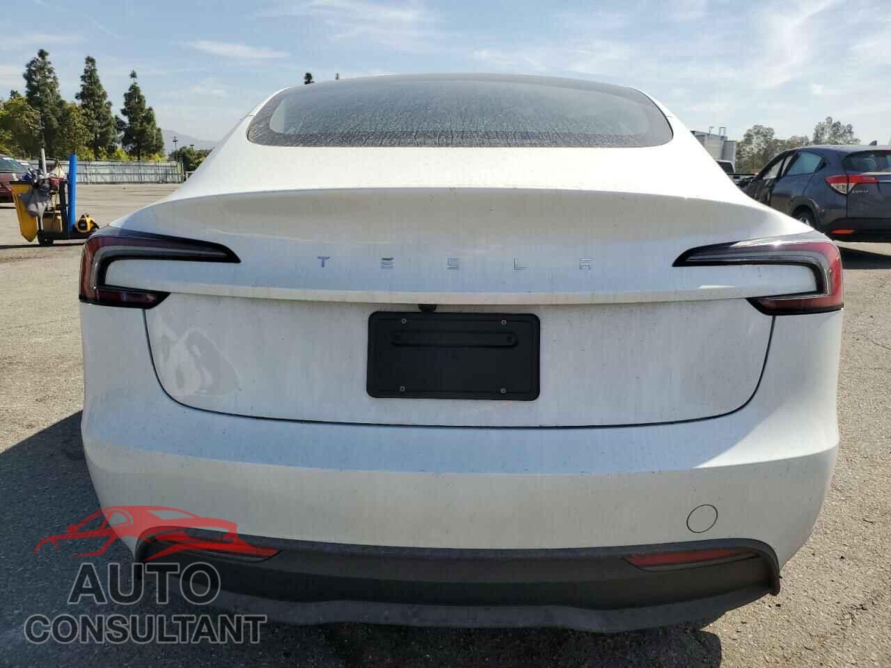TESLA MODEL 3 2025 - 5YJ3E1EA8SF884263