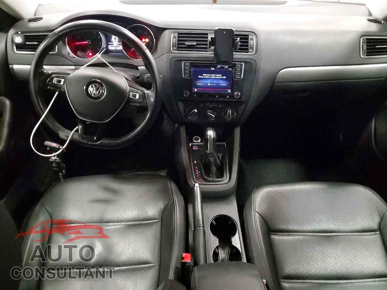VOLKSWAGEN JETTA 2017 - 3VWDB7AJ1HM320199