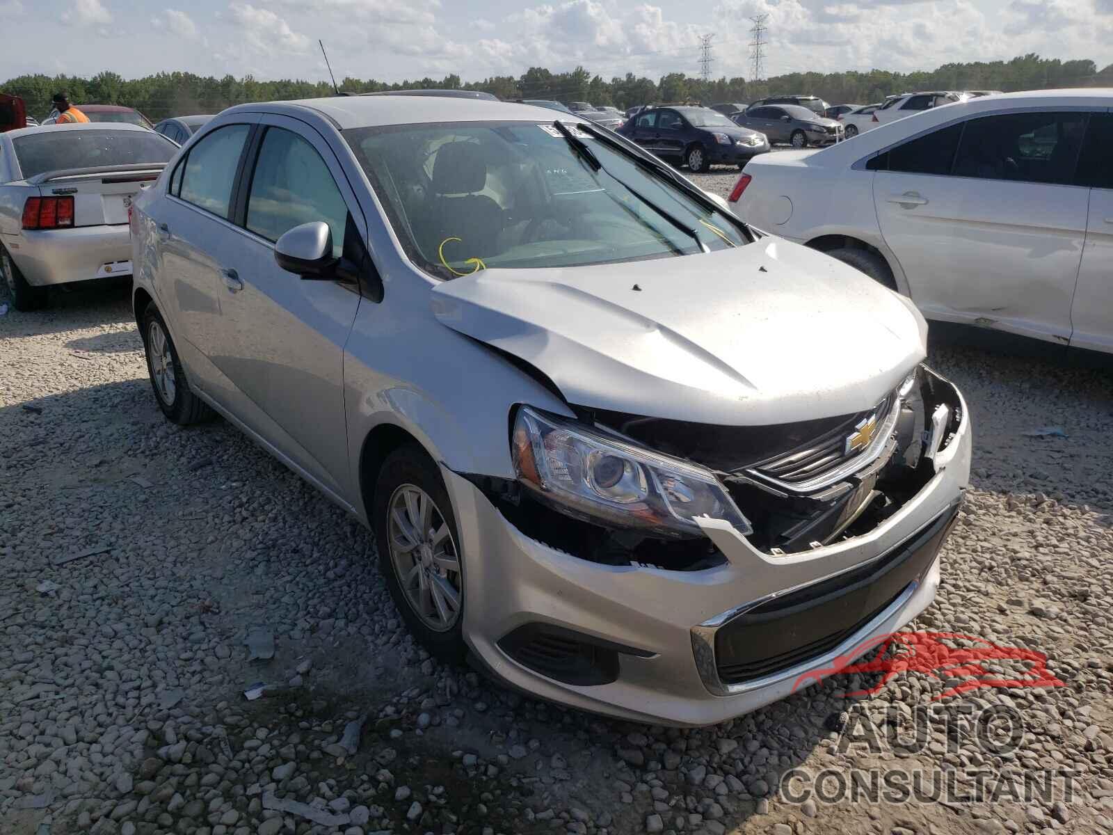 CHEVROLET SONIC 2018 - 1G1JD5SH4J4118032