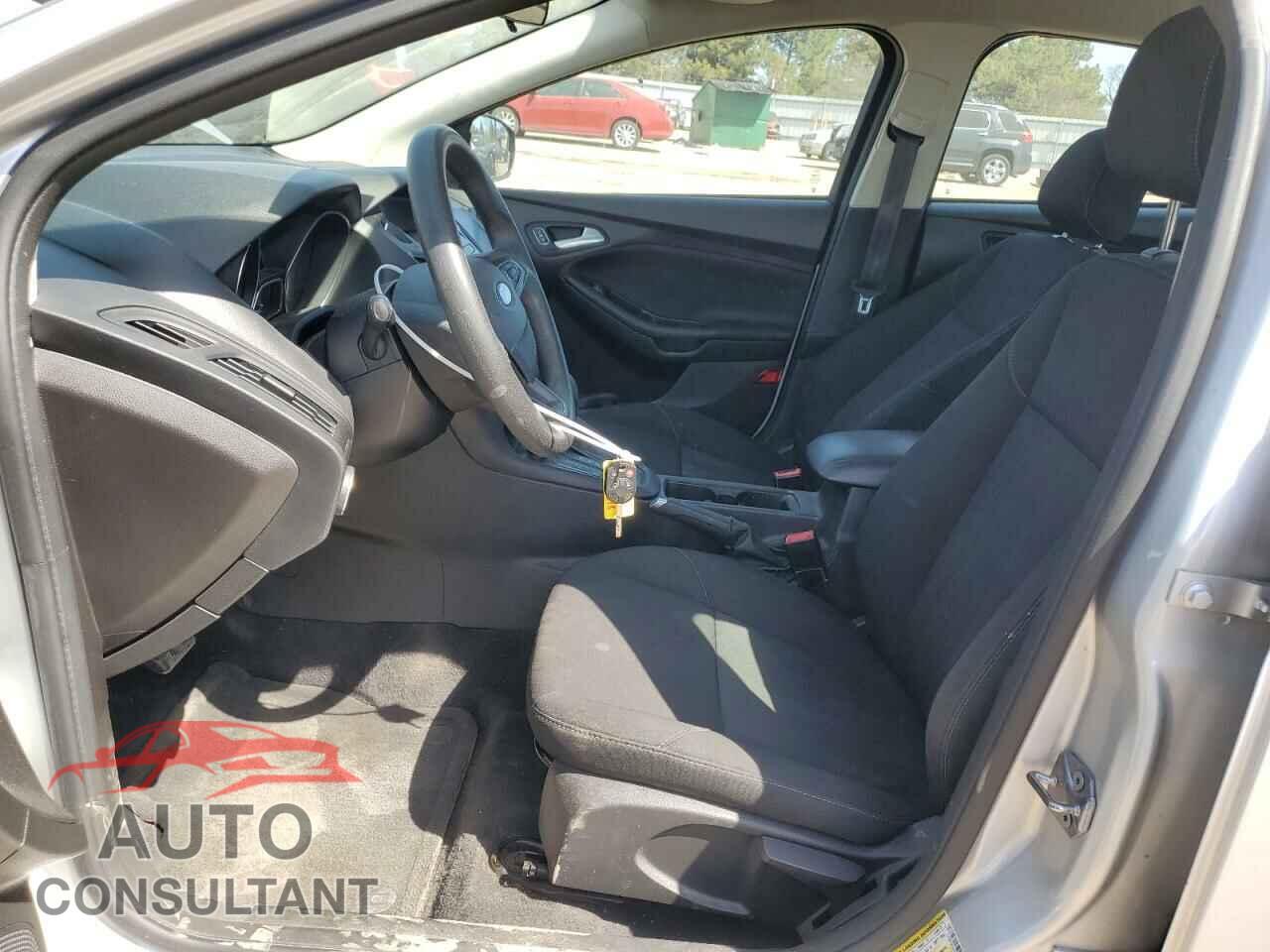 FORD FOCUS 2018 - 1FADP3F2XJL248981