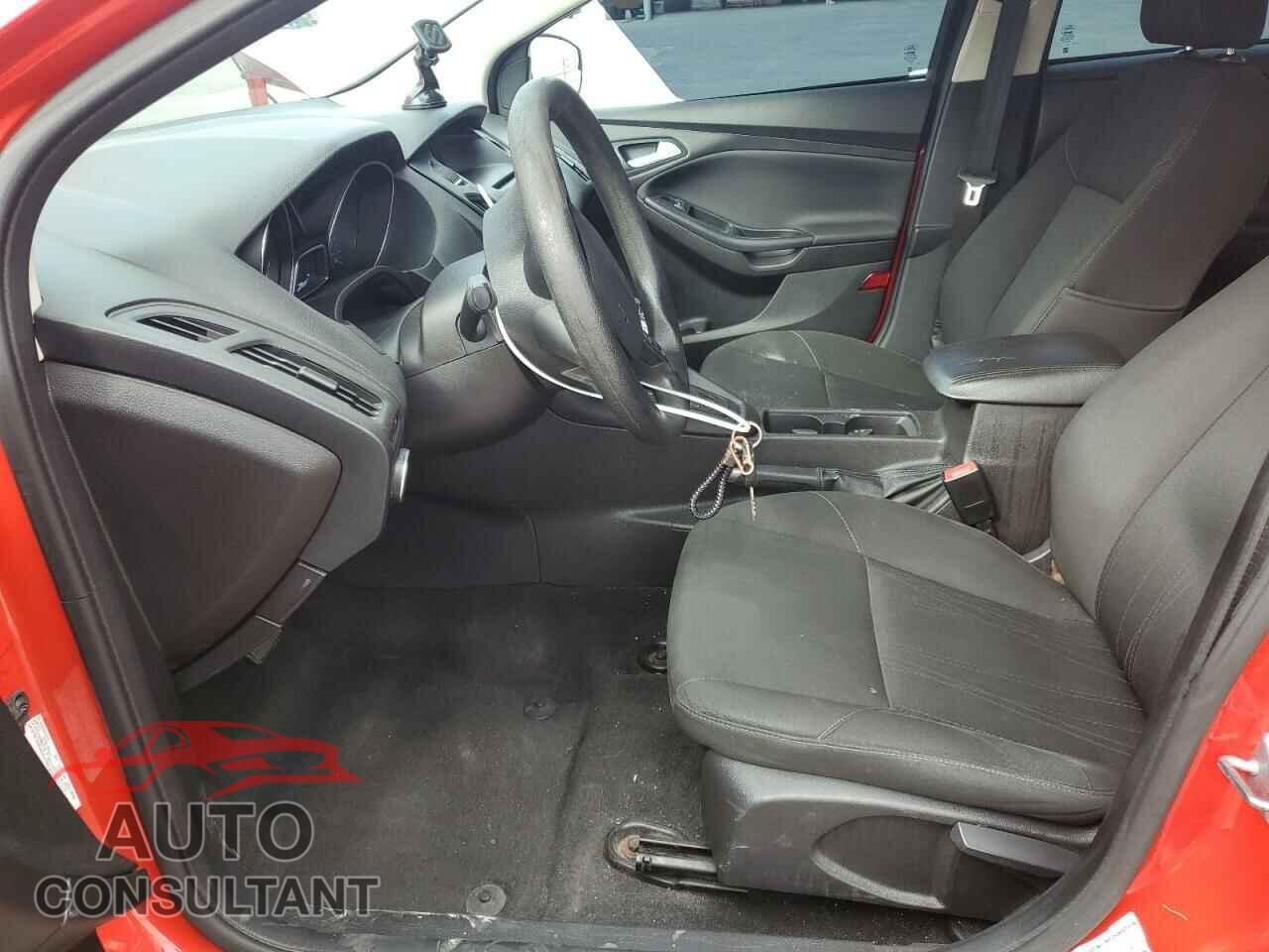 FORD FOCUS 2016 - 1FADP3F21GL210452