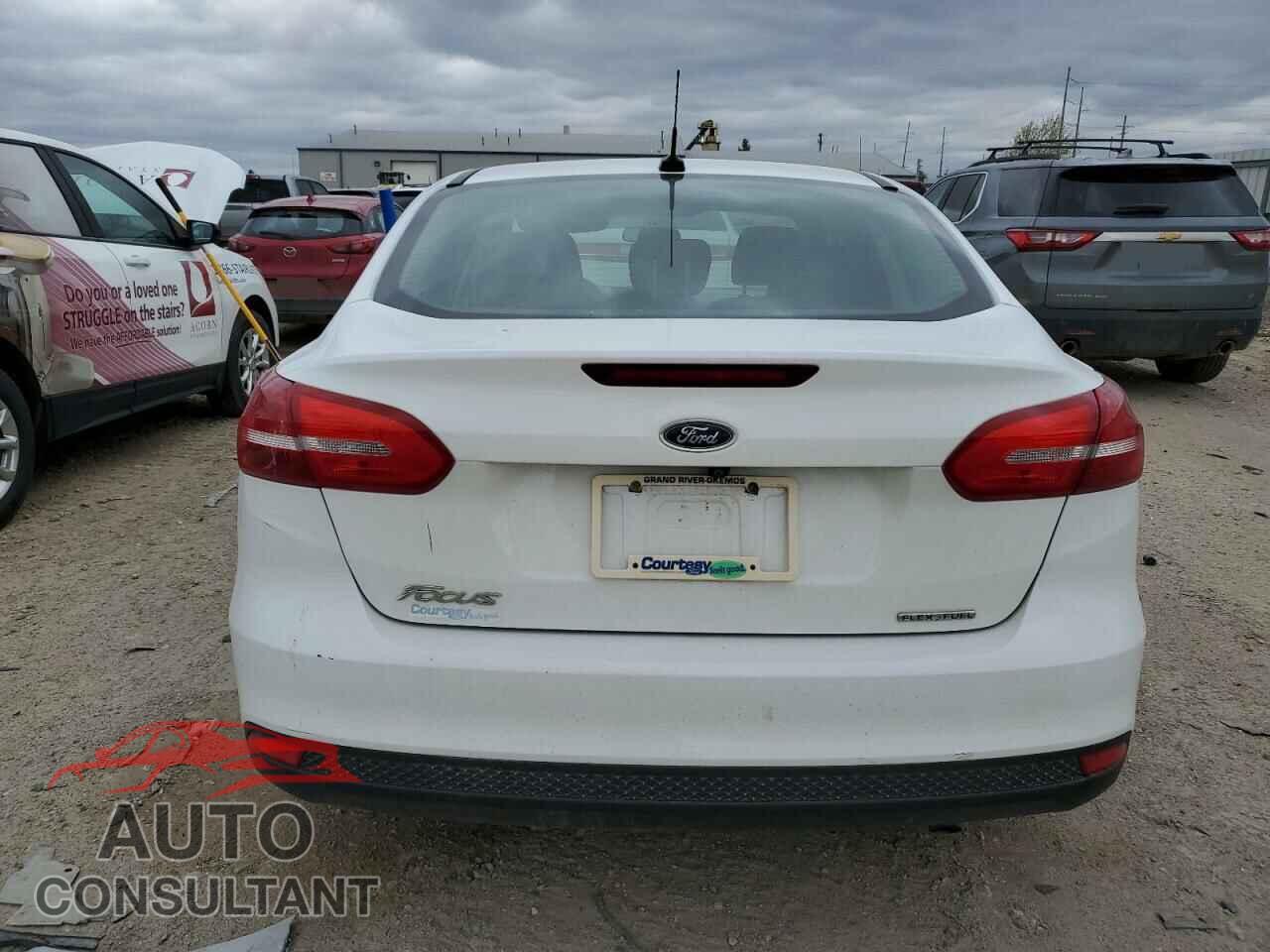 FORD FOCUS 2016 - 1FADP3E27GL202356