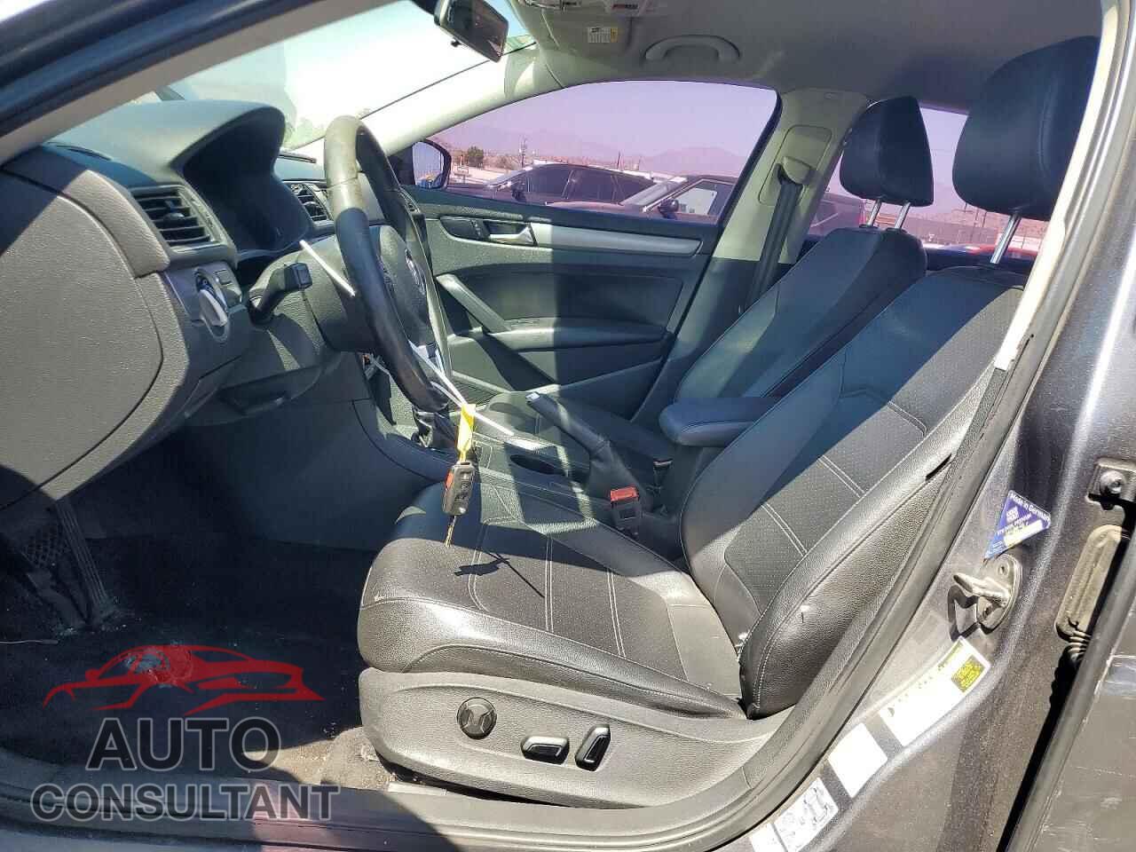 VOLKSWAGEN PASSAT 2015 - 1VWAT7A34FC045914