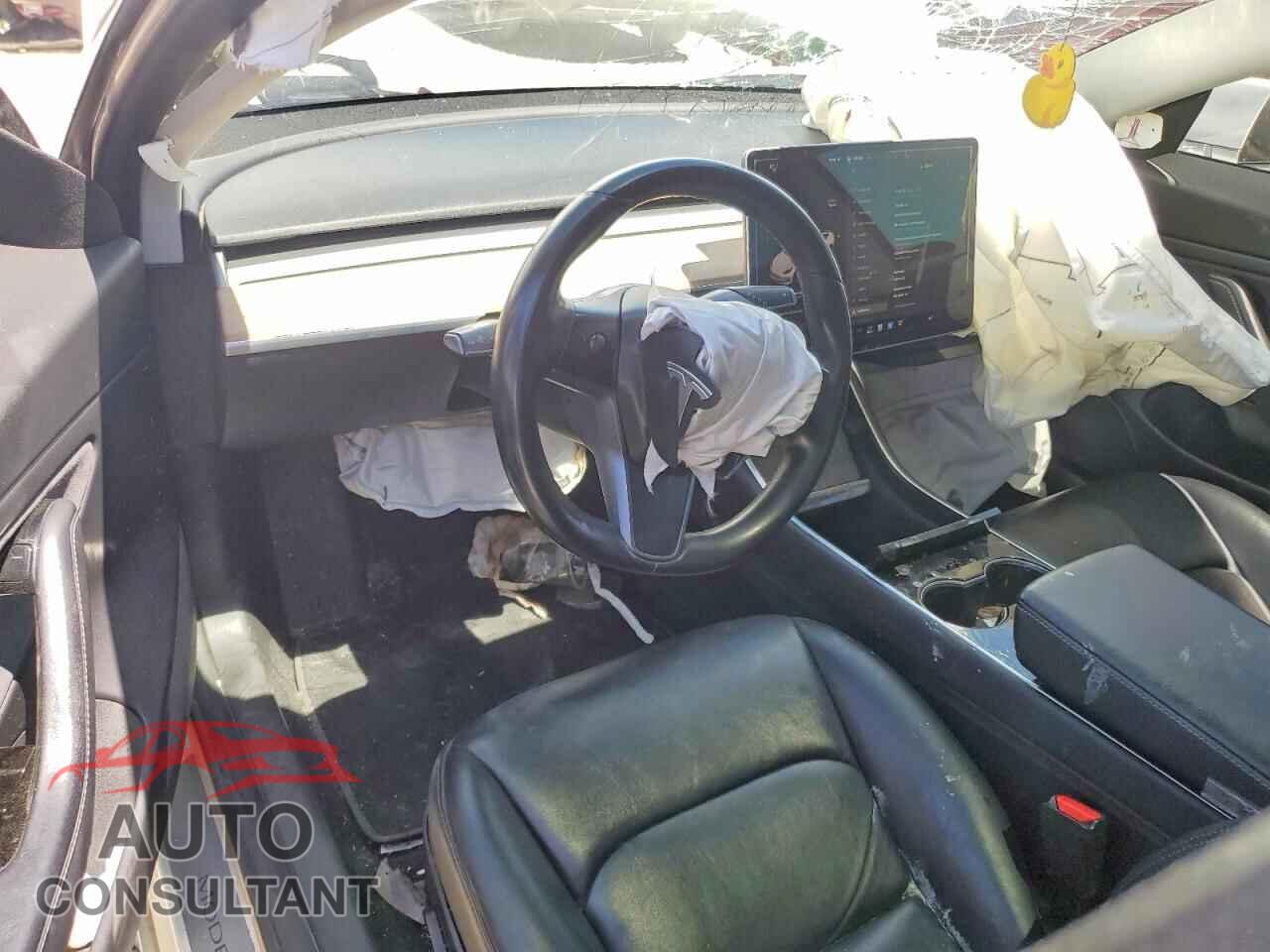 TESLA MODEL 3 2018 - 5YJ3E1EA6JF041211