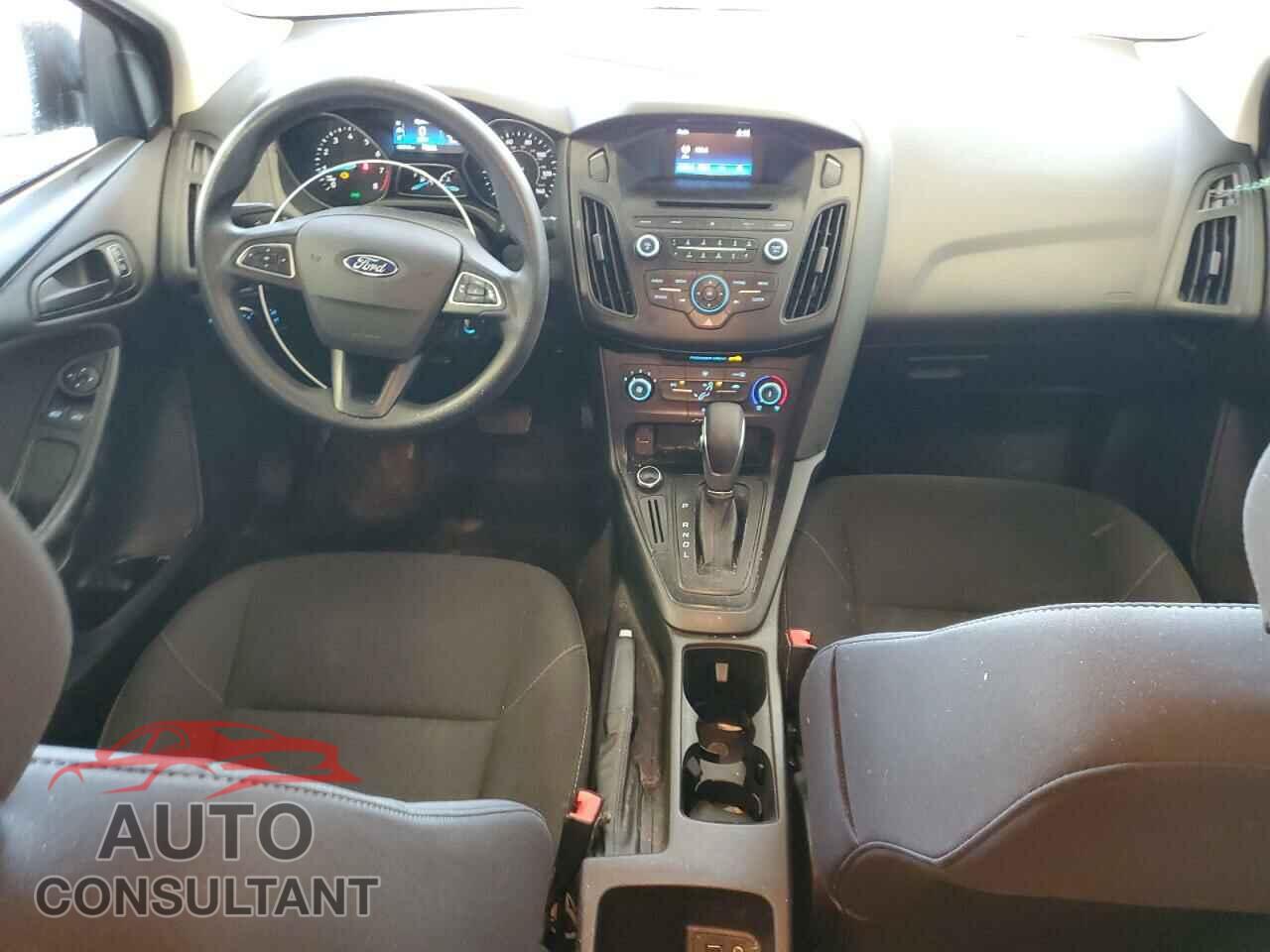 FORD FOCUS 2017 - 1FADP3E24HL207628