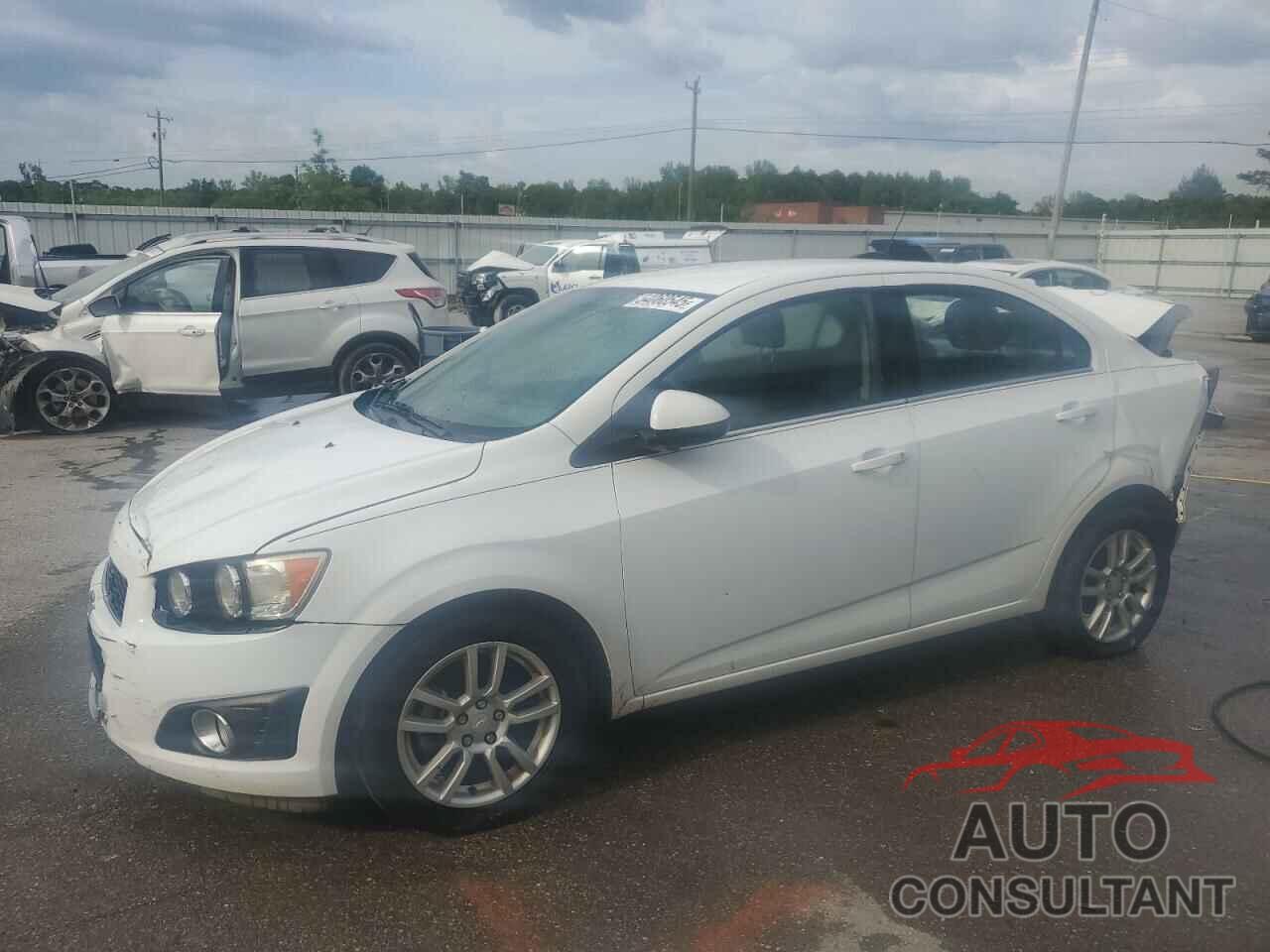 CHEVROLET SONIC 2015 - 1G1JC5SH8F4113636