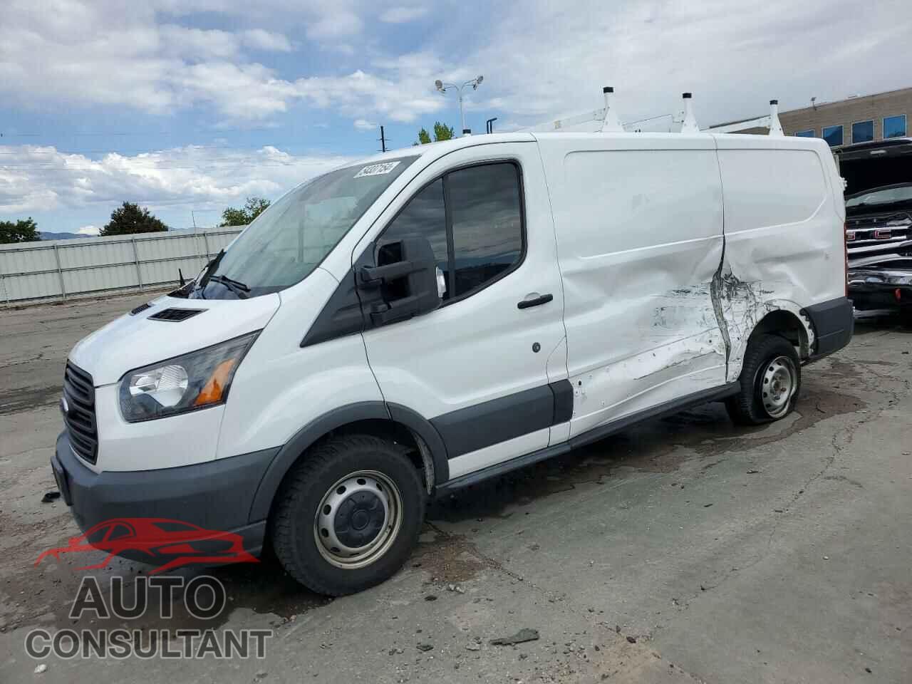 FORD TRANSIT 2017 - 1FTYR1YMXHKB37954