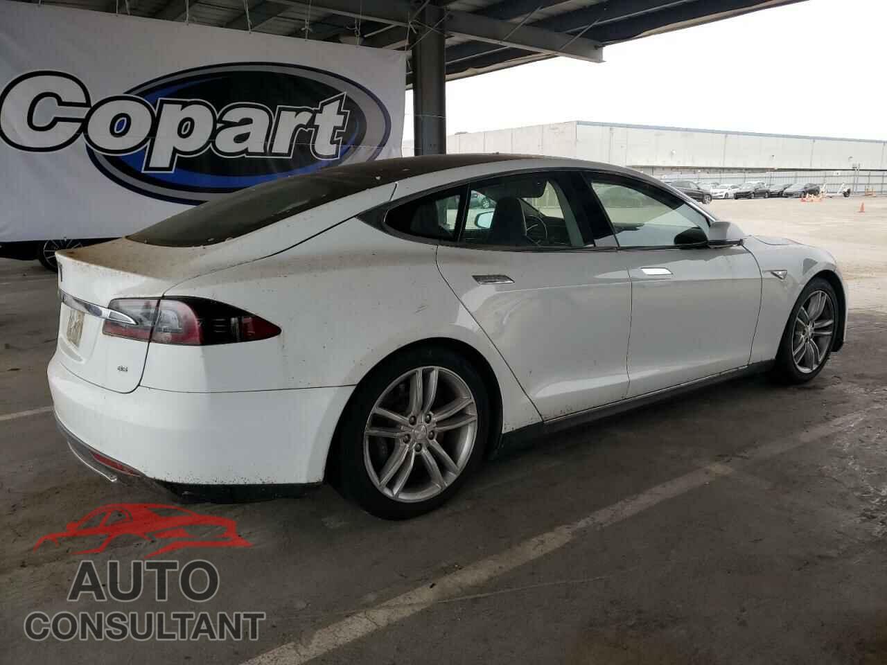 TESLA MODEL S 2013 - 5YJSA1CN1DFP14049