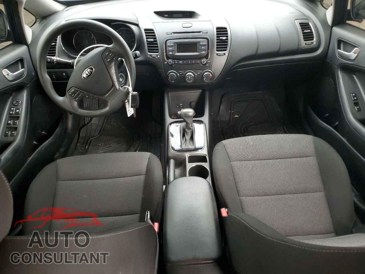 KIA FORTE 2018 - 3KPFK4A74JE242886