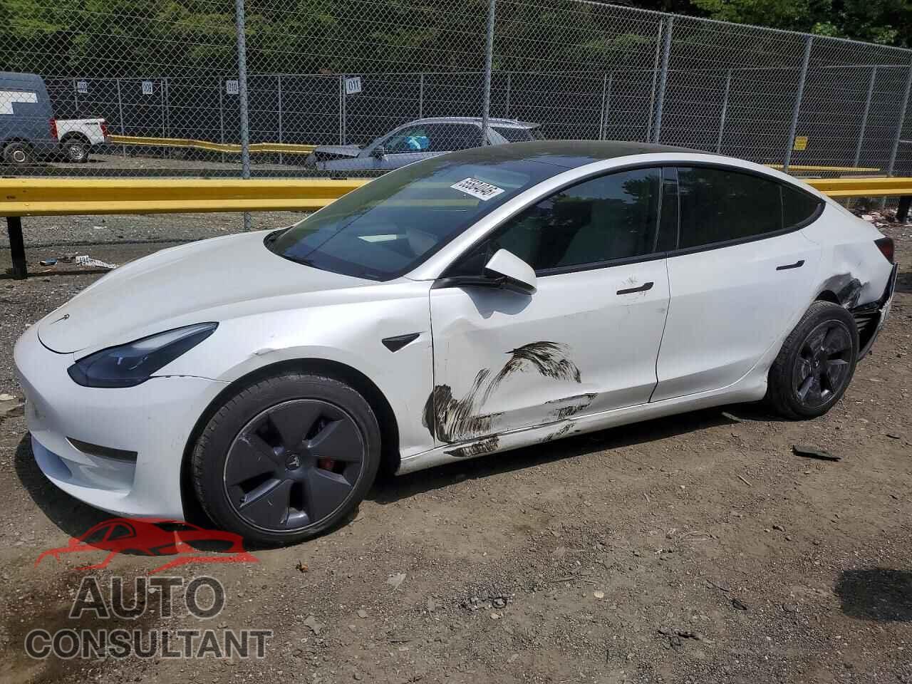 TESLA MODEL 3 2022 - 5YJ3E1EA8NF167009