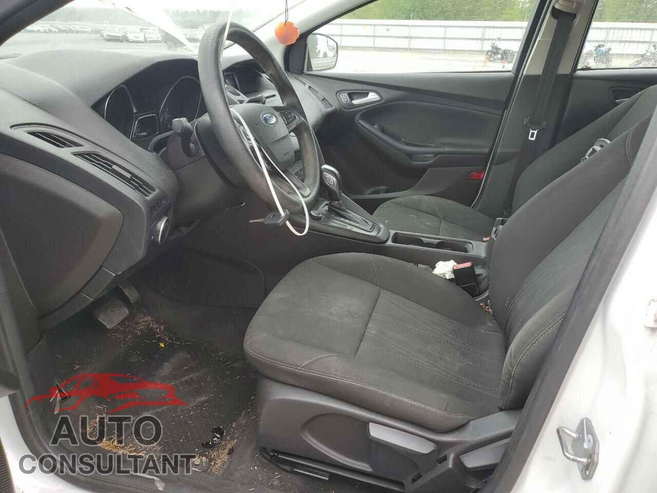 FORD FOCUS 2015 - 1FADP3K23FL307236