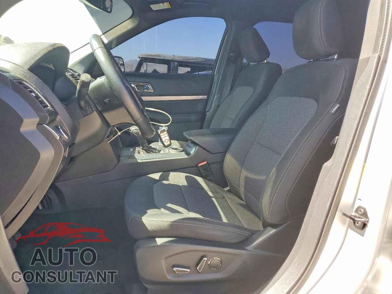 FORD EXPLORER 2018 - 1FM5K7D80JGB79685