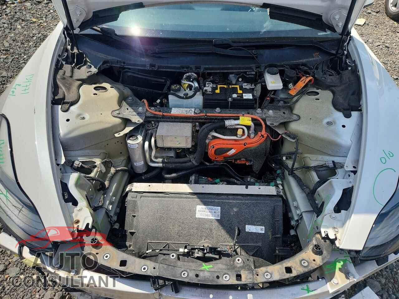 TESLA MODEL 3 2021 - 5YJ3E1EA6MF076156