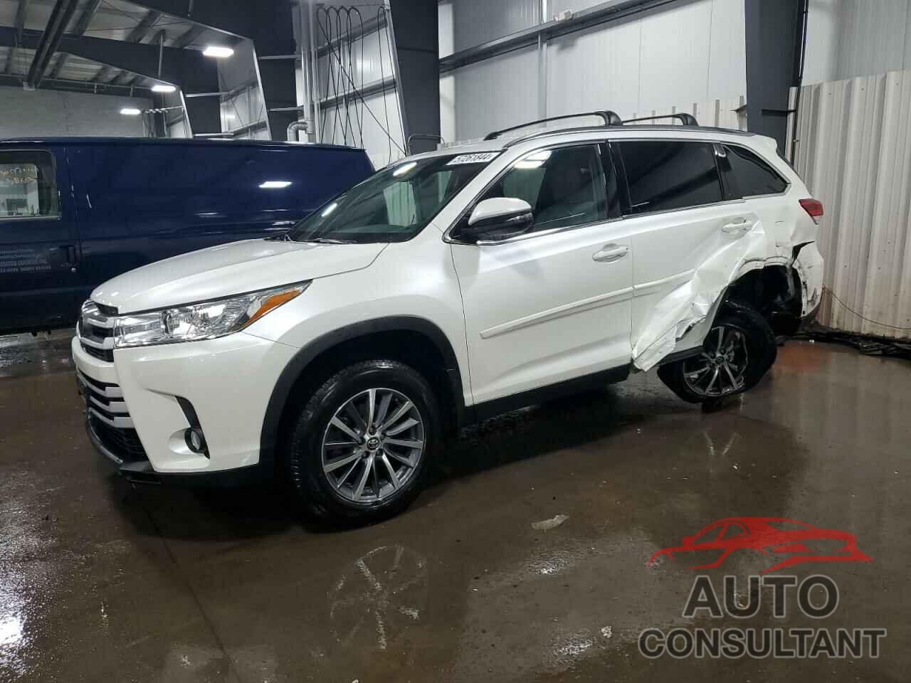 TOYOTA HIGHLANDER 2019 - 5TDJZRFH3KS947206