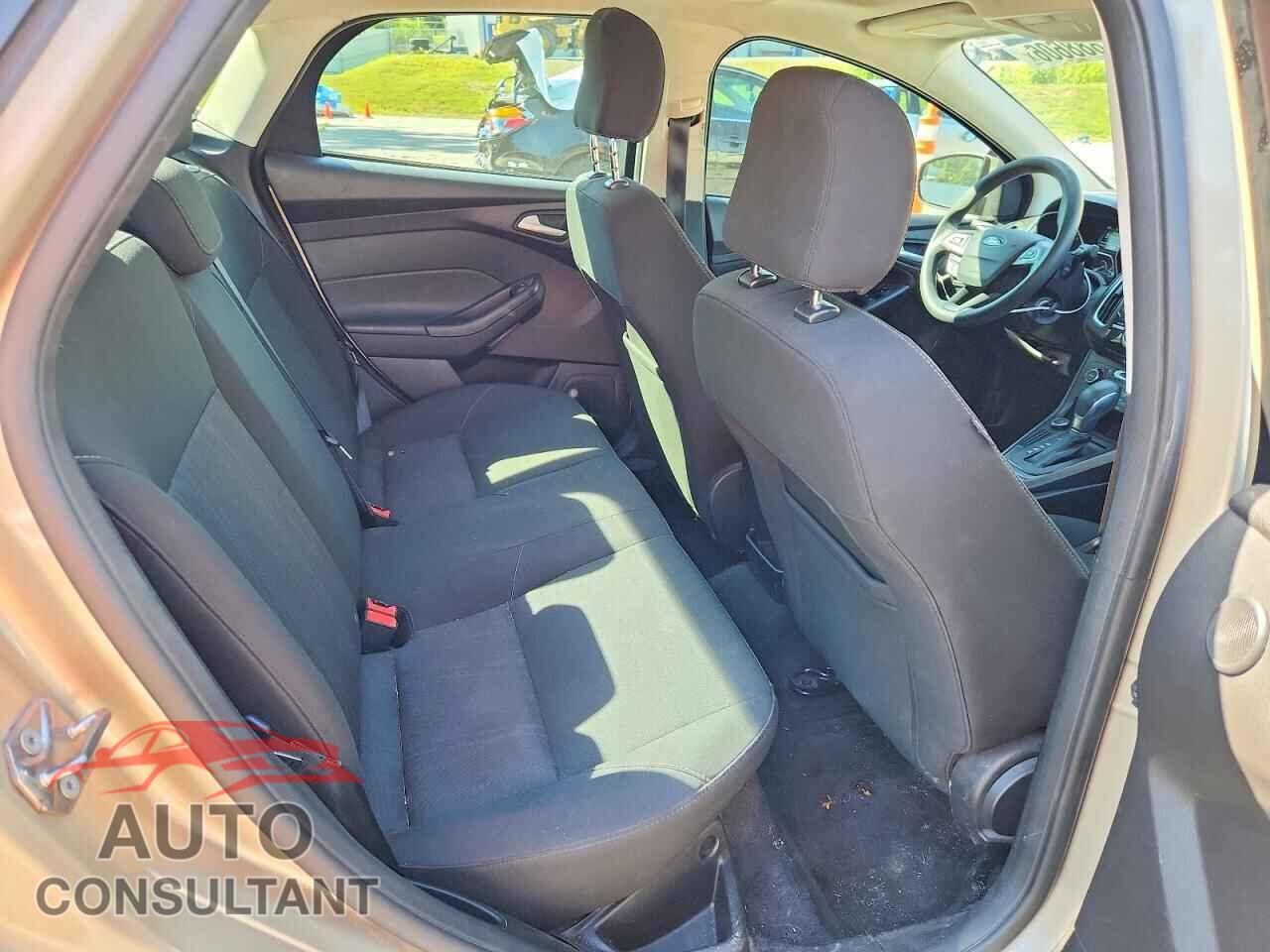 FORD FOCUS 2017 - 1FADP3H28HL244905