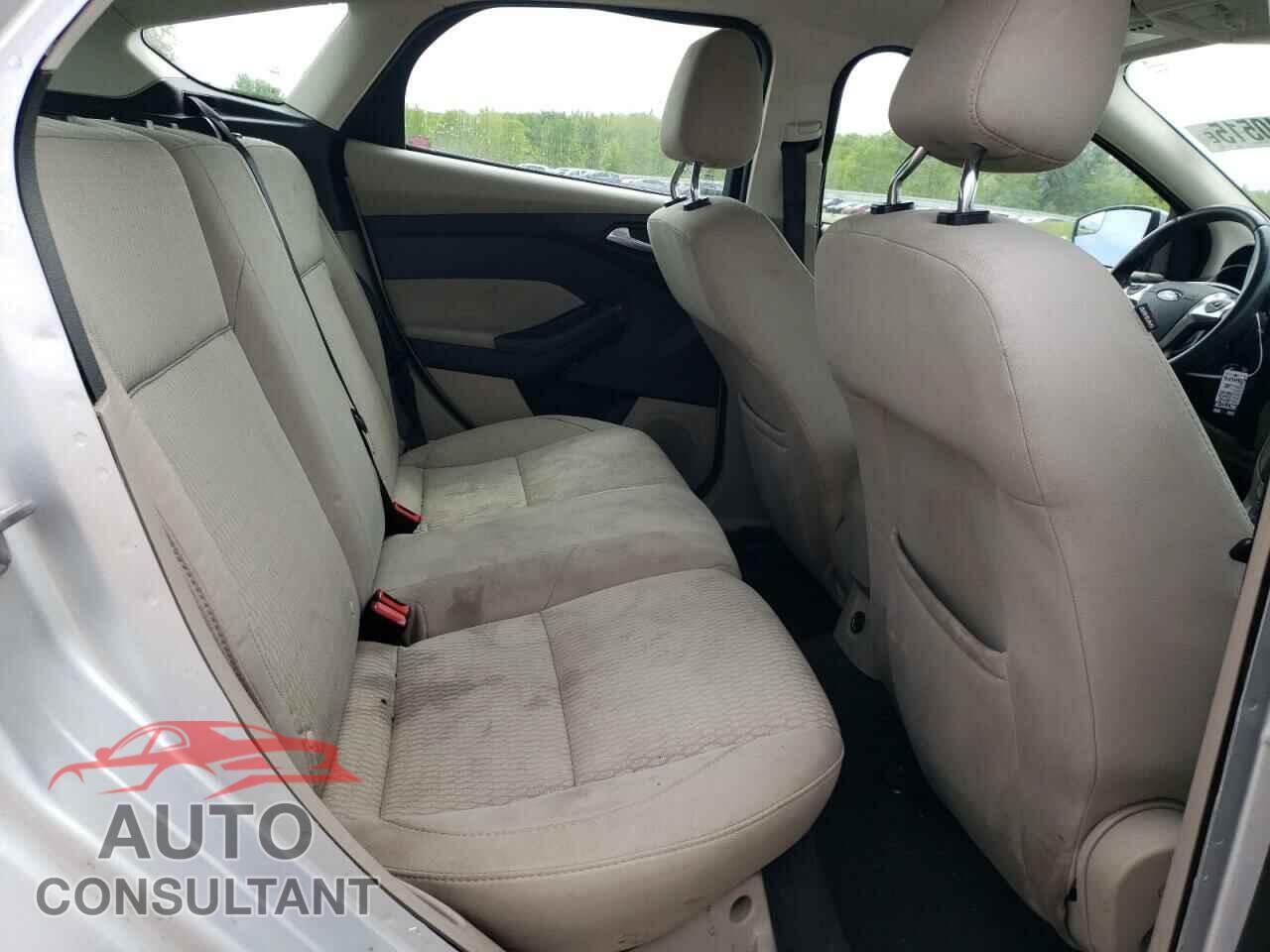 FORD FOCUS 2012 - 1FAHP3M29CL372103
