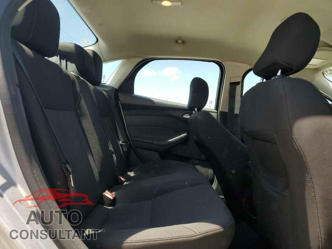 FORD FOCUS 2017 - 1FADP3F27HL223918