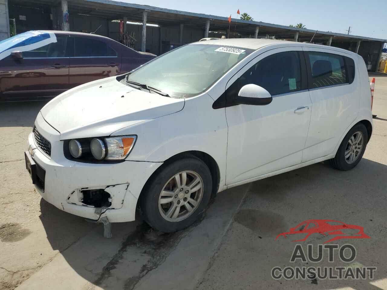 CHEVROLET SONIC 2015 - 1G1JC6SG8F4208338