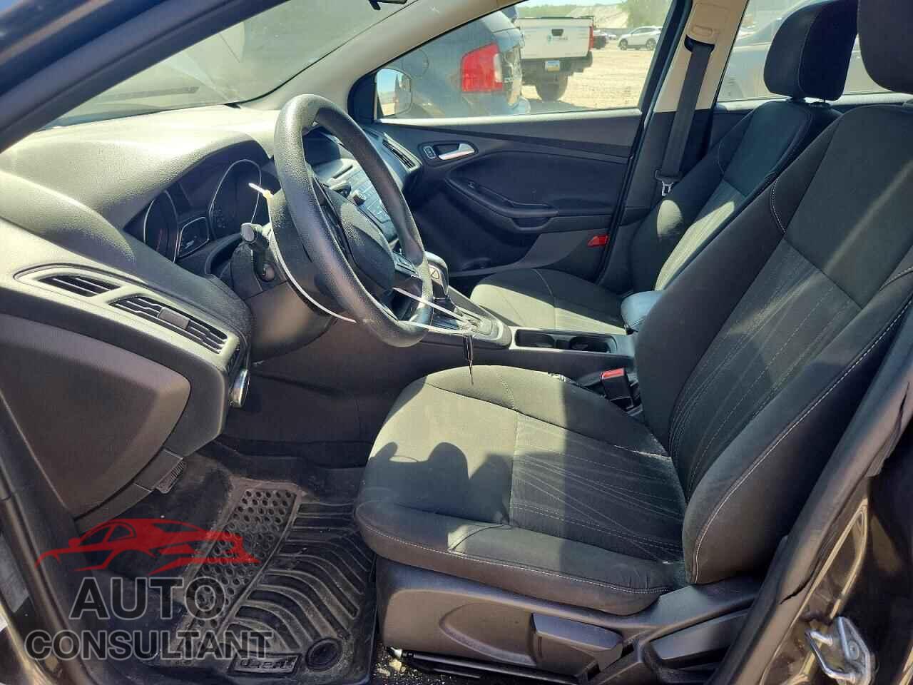 FORD FOCUS 2015 - 1FADP3F28FL231328