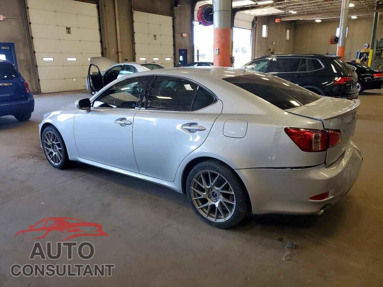 LEXUS IS 2012 - JTHCF5C22C5056100