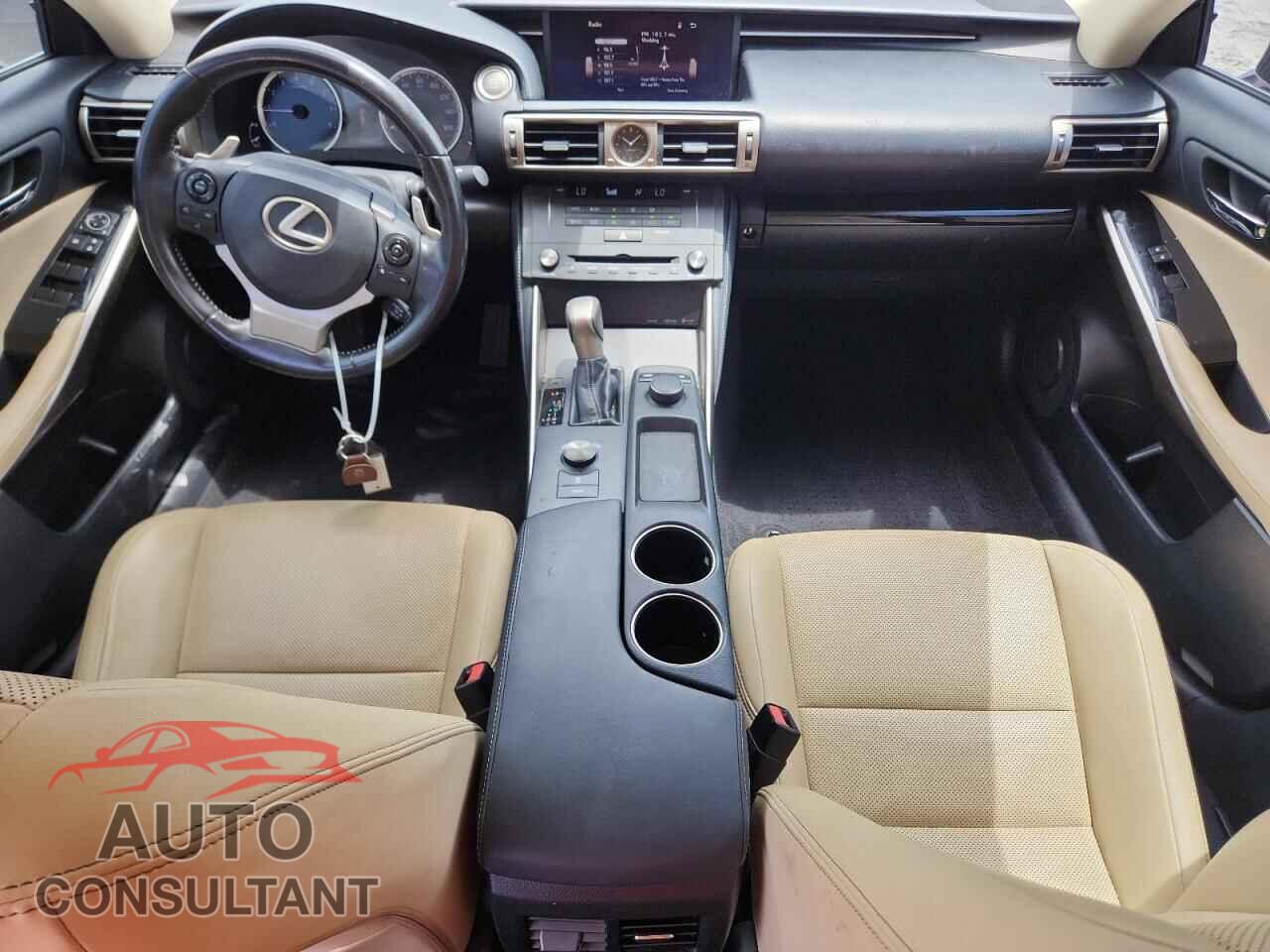 LEXUS IS 2016 - JTHBA1D21G5017585