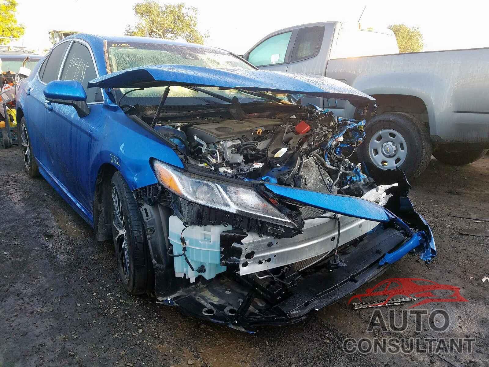 TOYOTA CAMRY 2018 - 4T1B11HK6JU113880