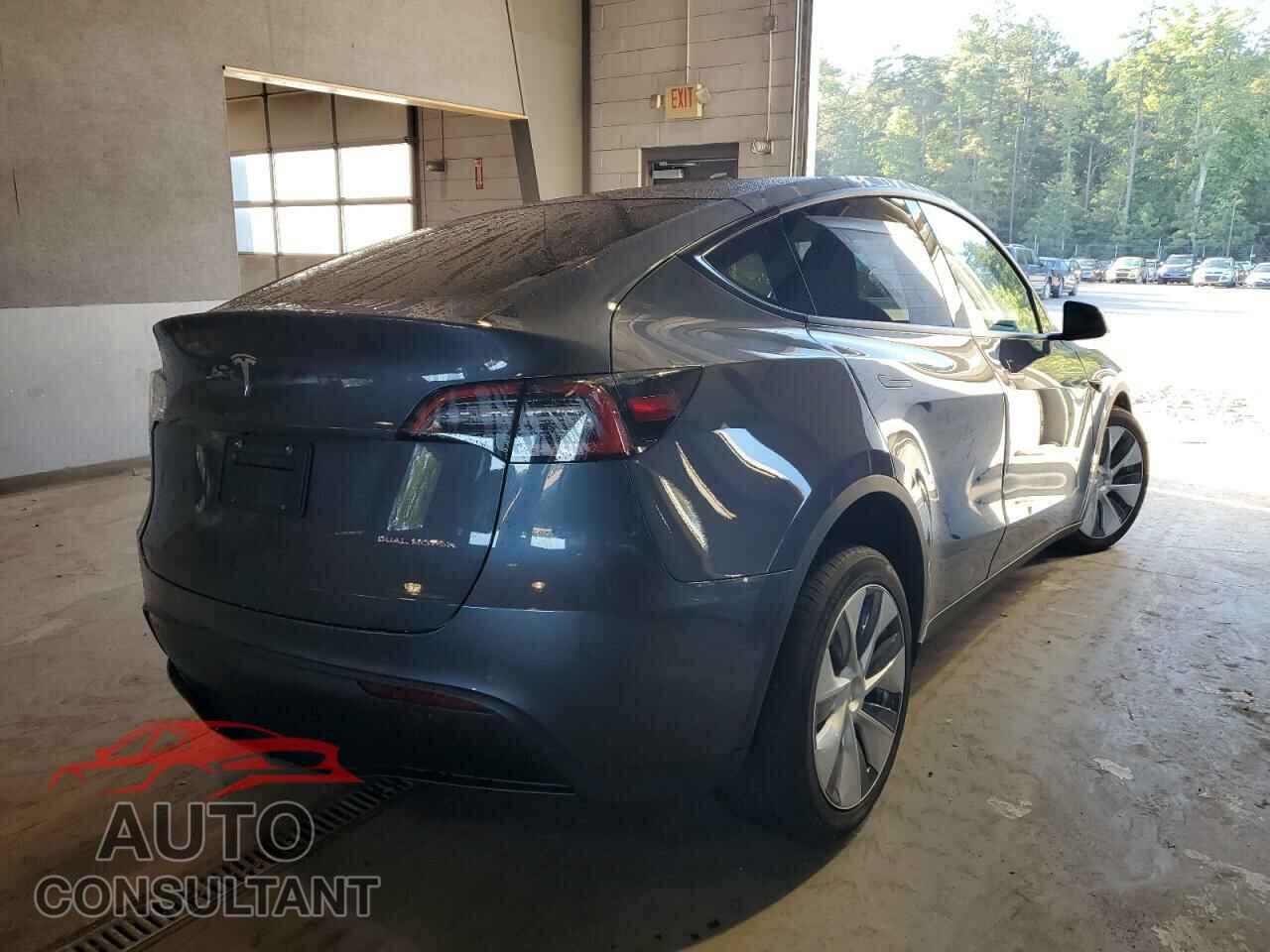 TESLA MODEL Y 2021 - 5YJYGDEE0MF198452